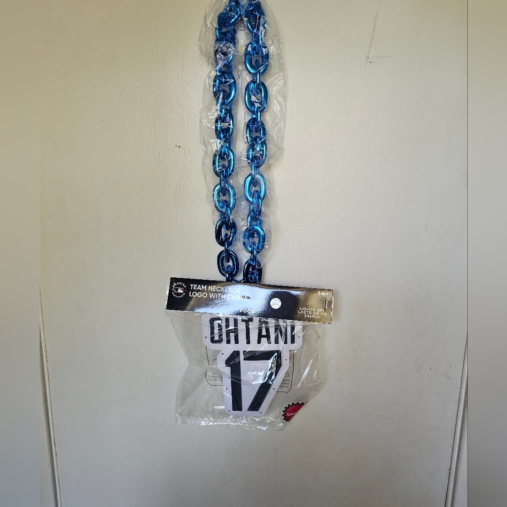 LOS DODGERS #17 Ohtani LIGHT UP BALLER CHAIN